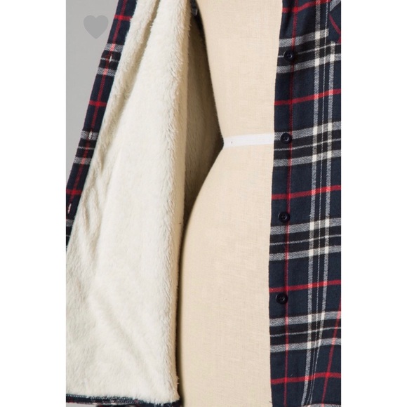 BOUTIQUE CLOSING MAKE AN OFFER - Picture 6 of 8